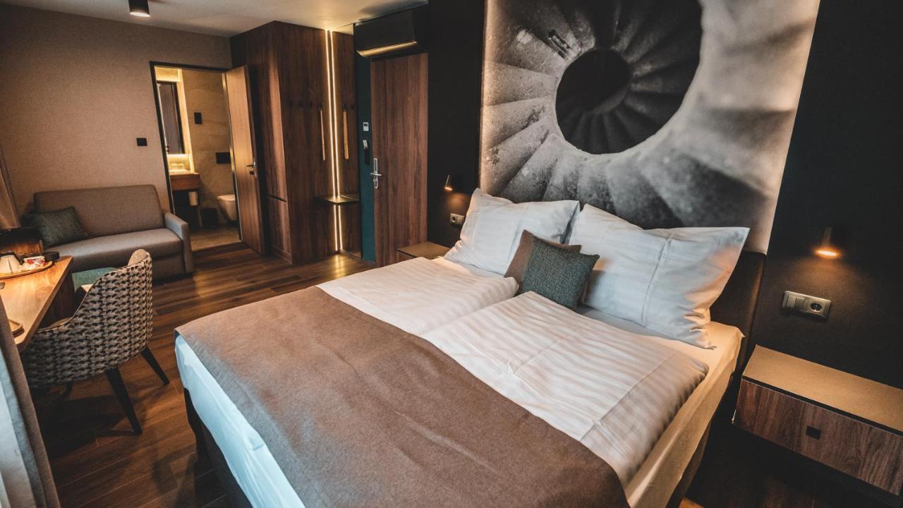 Mediterraneo Luxury Room إسترغوم المظهر الخارجي الصورة