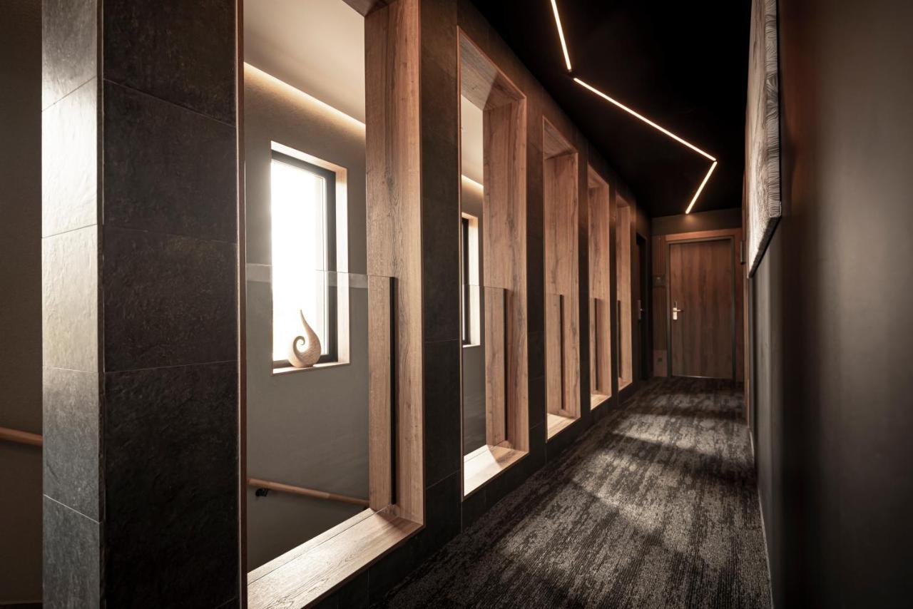 Mediterraneo Luxury Room إسترغوم المظهر الخارجي الصورة