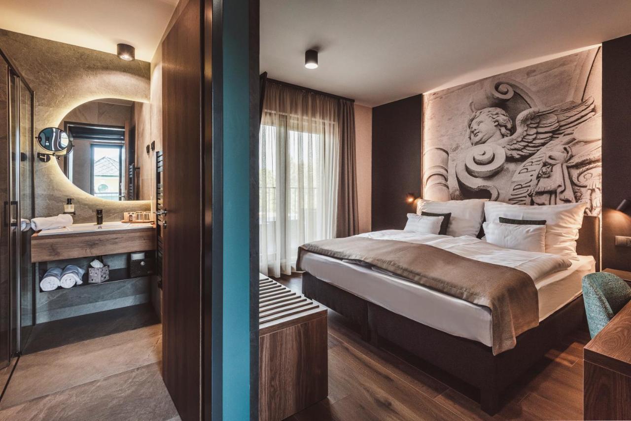 Mediterraneo Luxury Room إسترغوم المظهر الخارجي الصورة