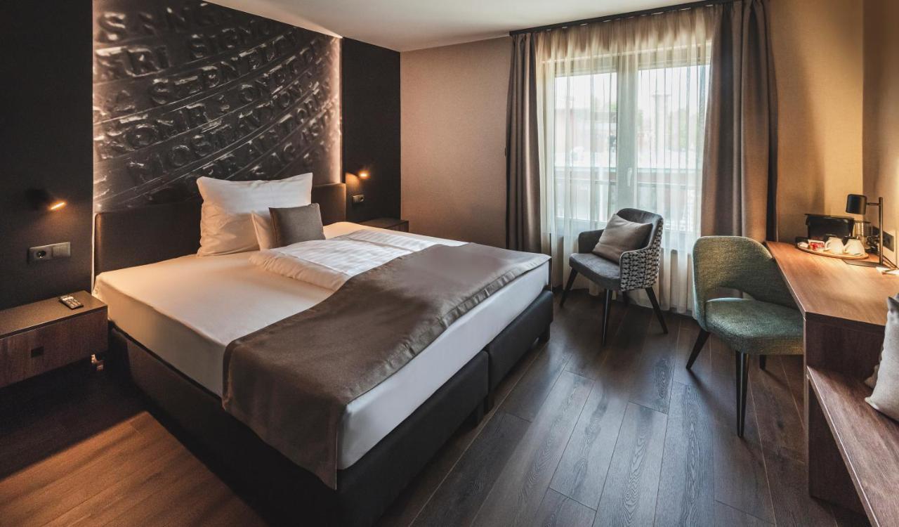 Mediterraneo Luxury Room إسترغوم المظهر الخارجي الصورة